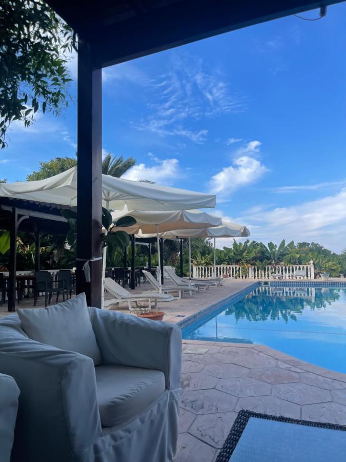 Club Alda Hotel Lapithos  Bagian luar foto