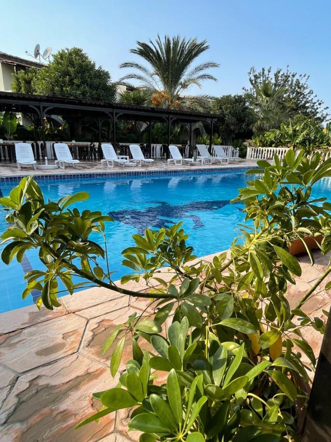 Club Alda Hotel Lapithos  Bagian luar foto