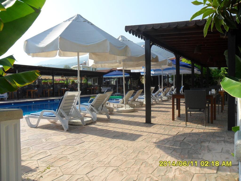 Club Alda Hotel Lapithos  Bagian luar foto