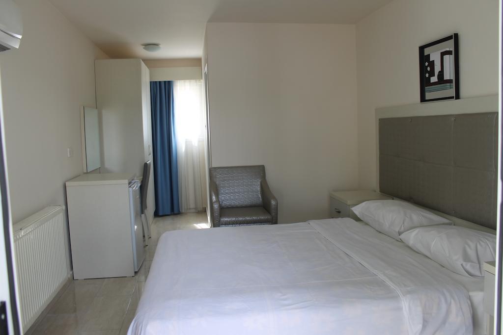 Club Alda Hotel Lapithos  Ruang foto