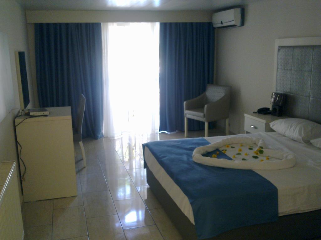 Club Alda Hotel Lapithos  Ruang foto