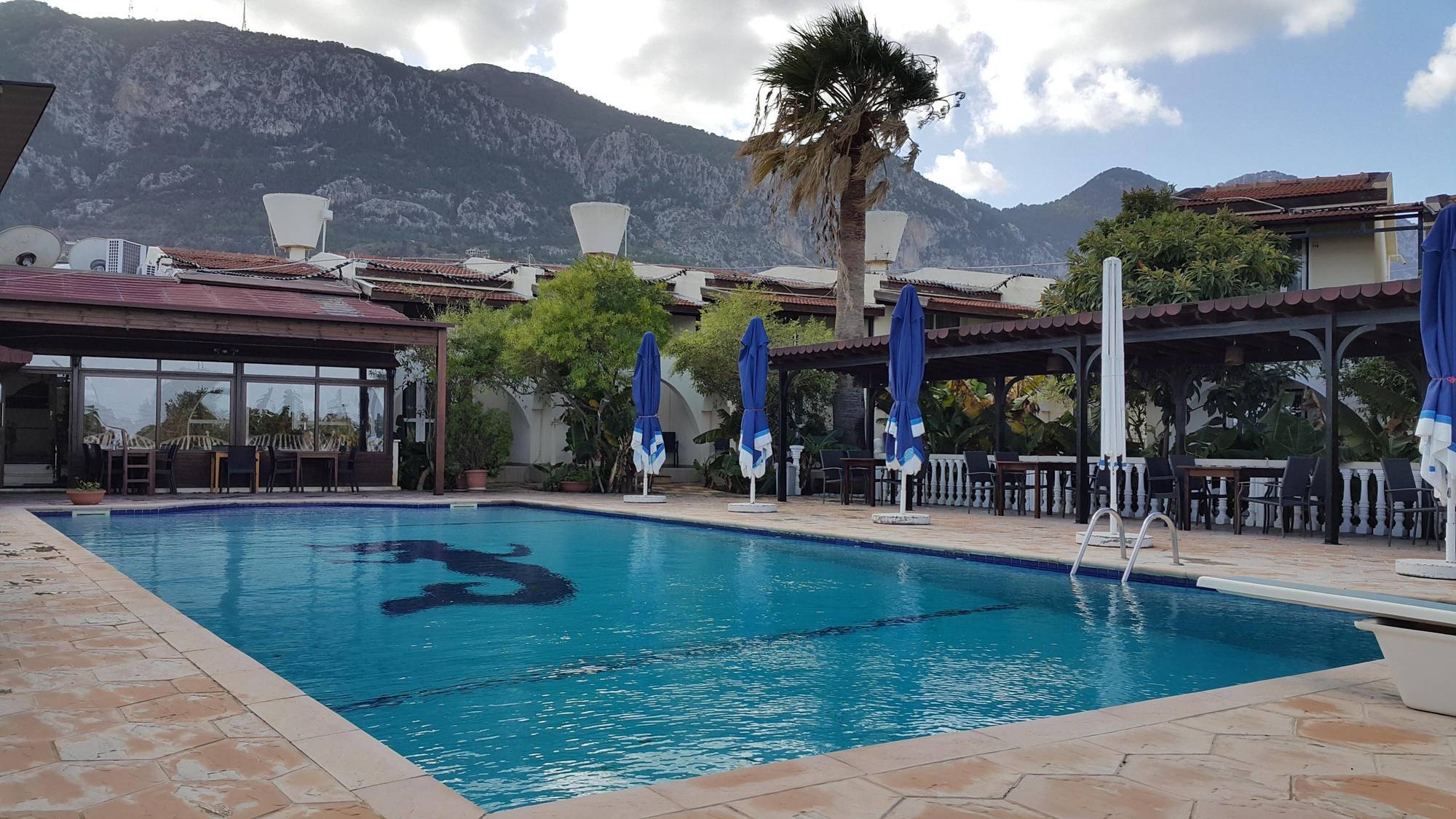 Club Alda Hotel Lapithos  Bagian luar foto