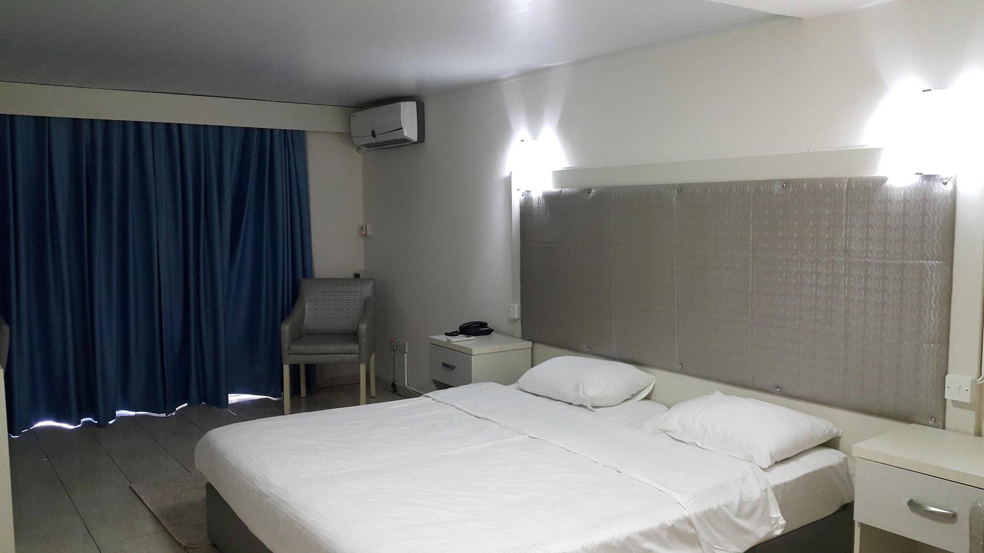 Club Alda Hotel Lapithos  Bagian luar foto